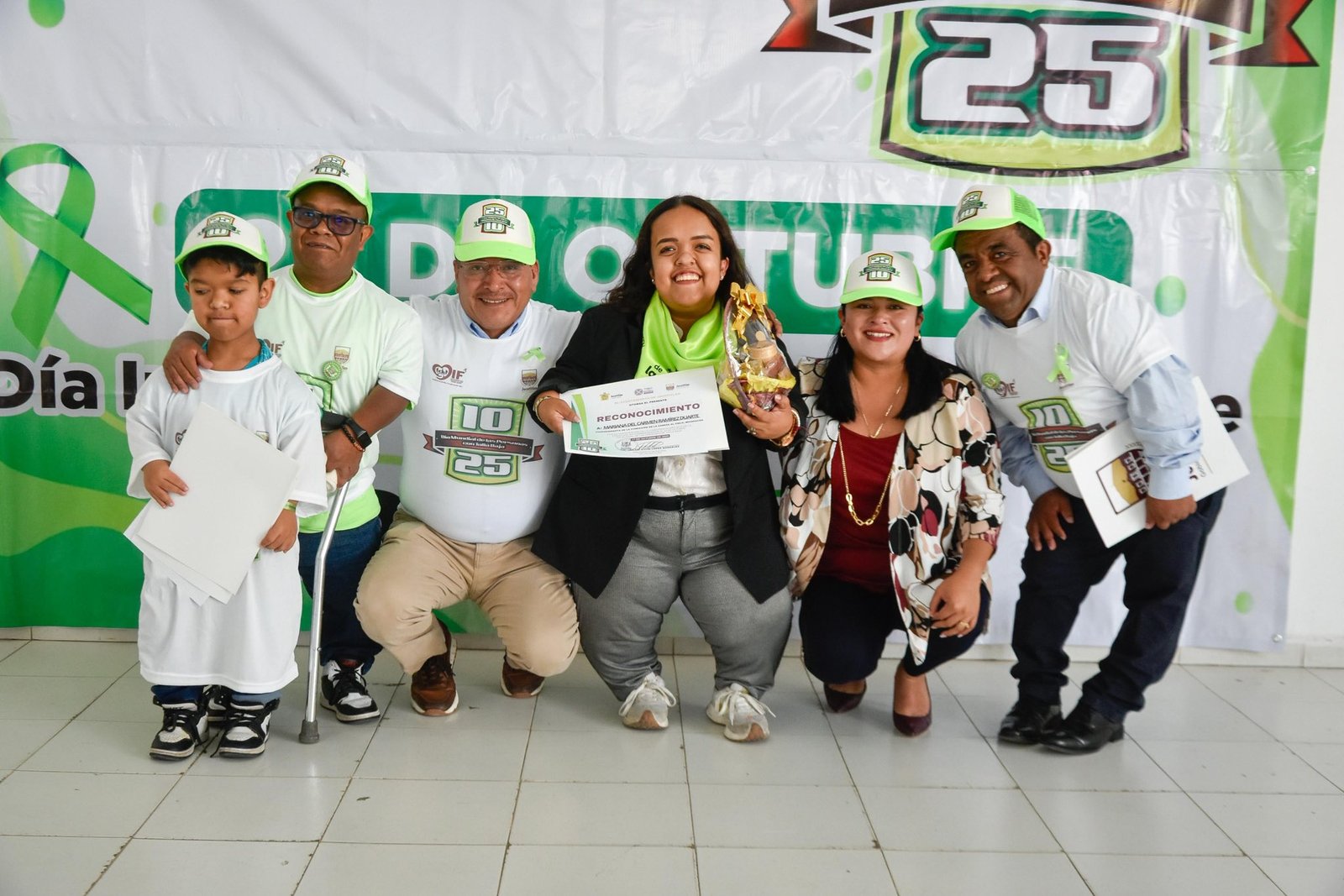 Aylin López reconoce el esfuerzo de talla baja