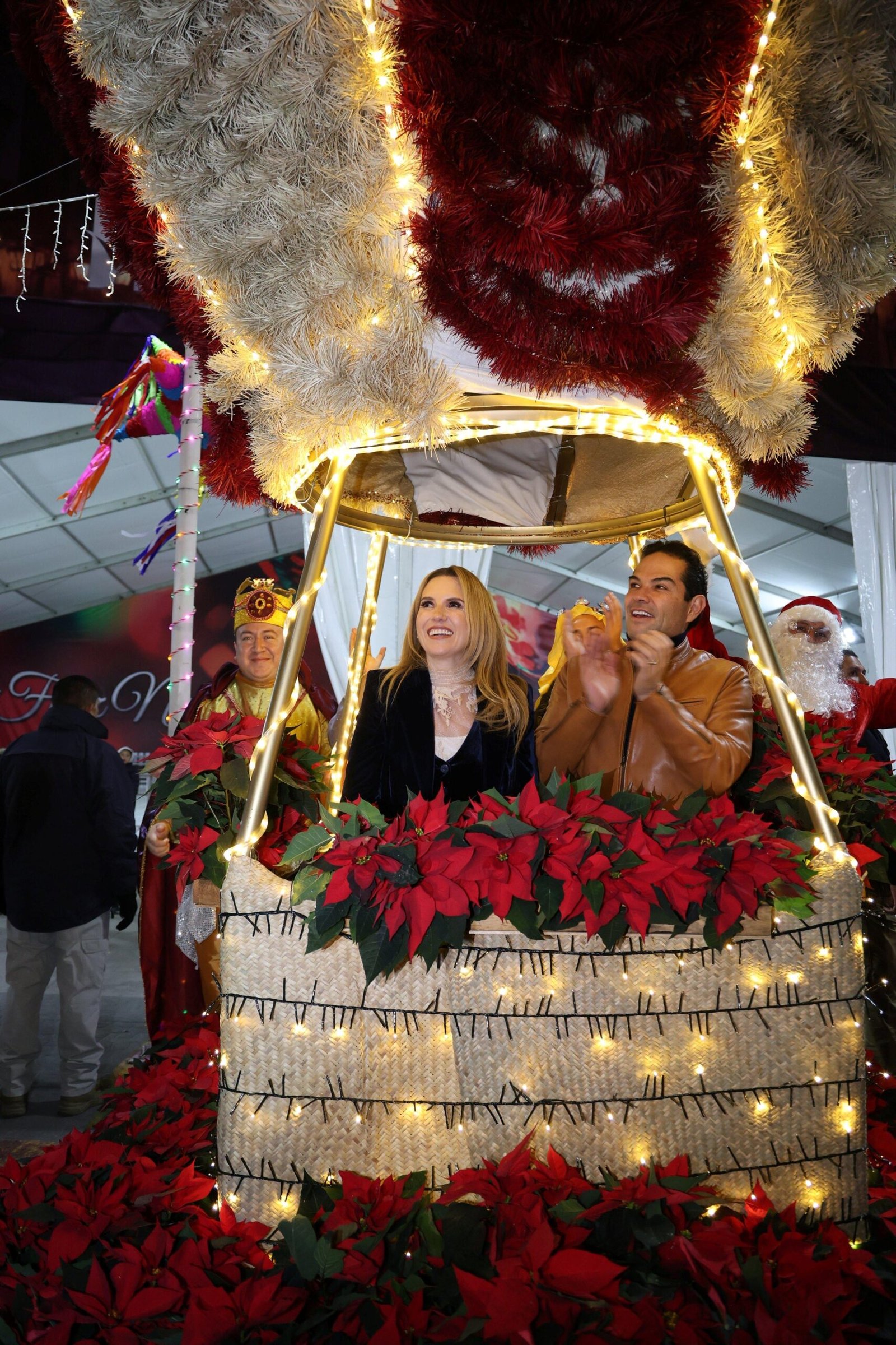 LLEGA LA MAGIA DE LA NAVIDAD A HUIXQUILUCAN CON LA INAUGURACIÓN DE DOS PISTAS DE HIELO