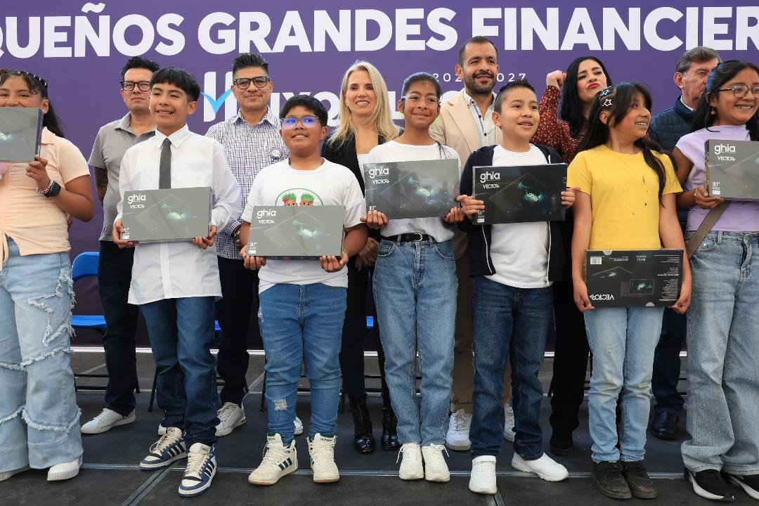 SIEMBRA HUIXQUILUCAN EL EMPRENDIMIENTO ENTRE ESTUDIANTES PARA FORMAR PEQUEÑOS FINANCIEROS